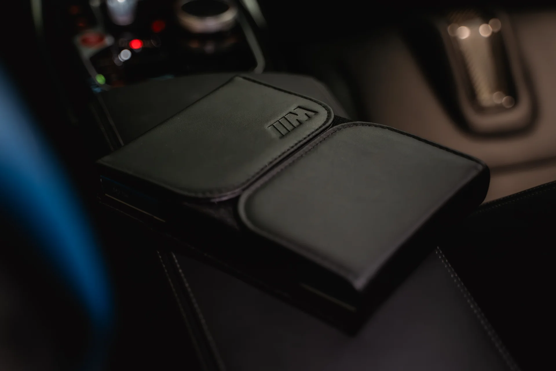 BMW M2 Coupe documentation photo 101